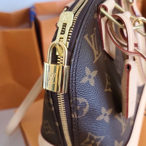 Authentic Louis Vuitton Alma BB - Picture 2 of 6